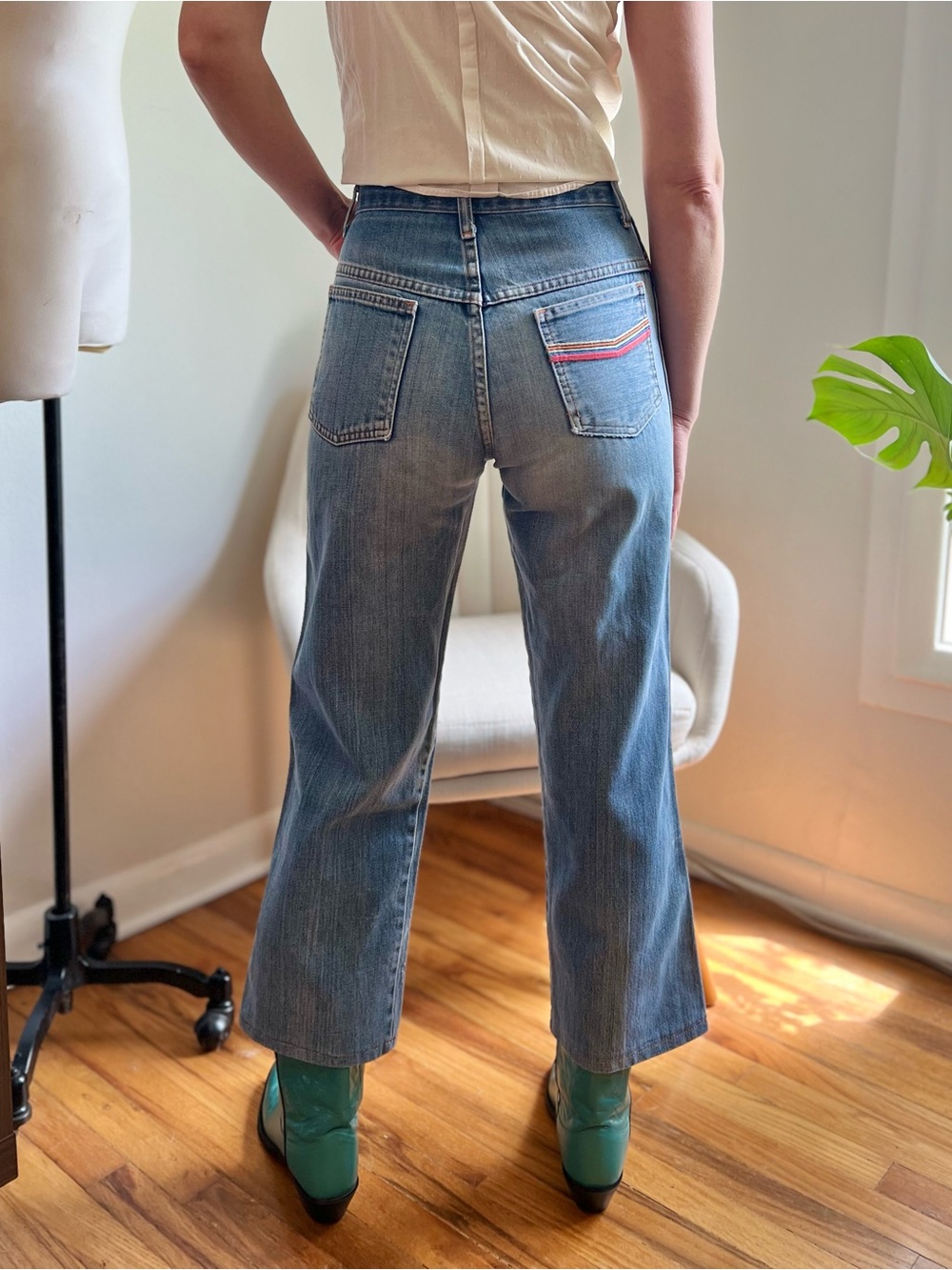 70s High Waisted Cropped Flared Vintage Blue Jeans w/ Rainbow Detail 25 x 26